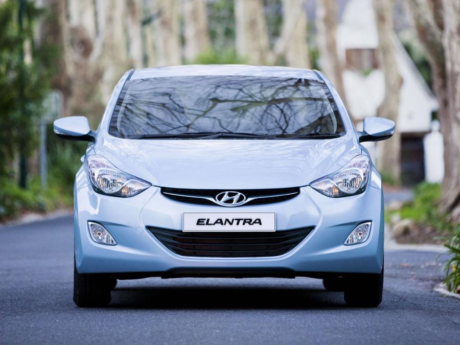  Hyundai Elantra 2011 года  (ZA) (фото 4 из 16)